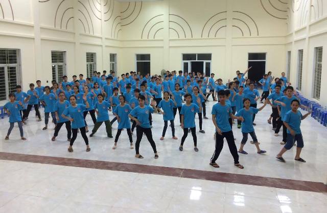 Chương trình Học kỳ trong Quân đội: Ngày thứ 2 - Tập làm chiến sỹ