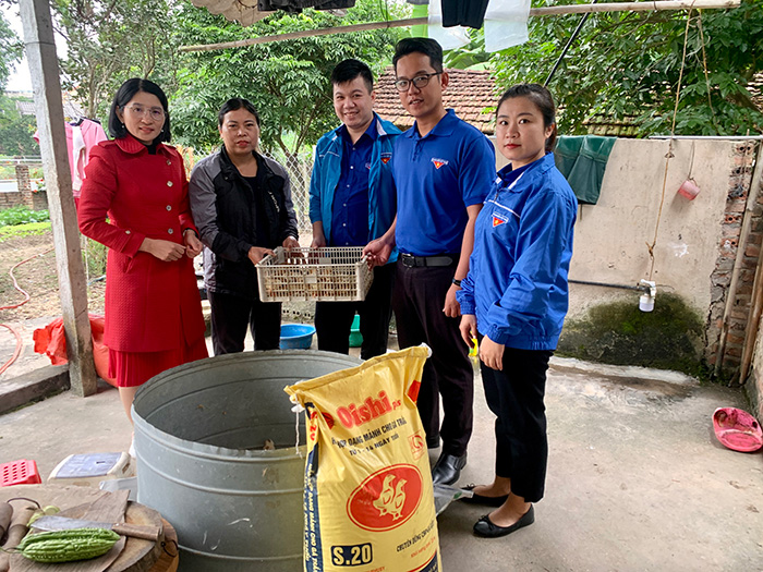 Thành đoàn Tuyên Quang: hỗ trợ con giống, chuyển giao kỹ thuật cho 02 hộ gia đình