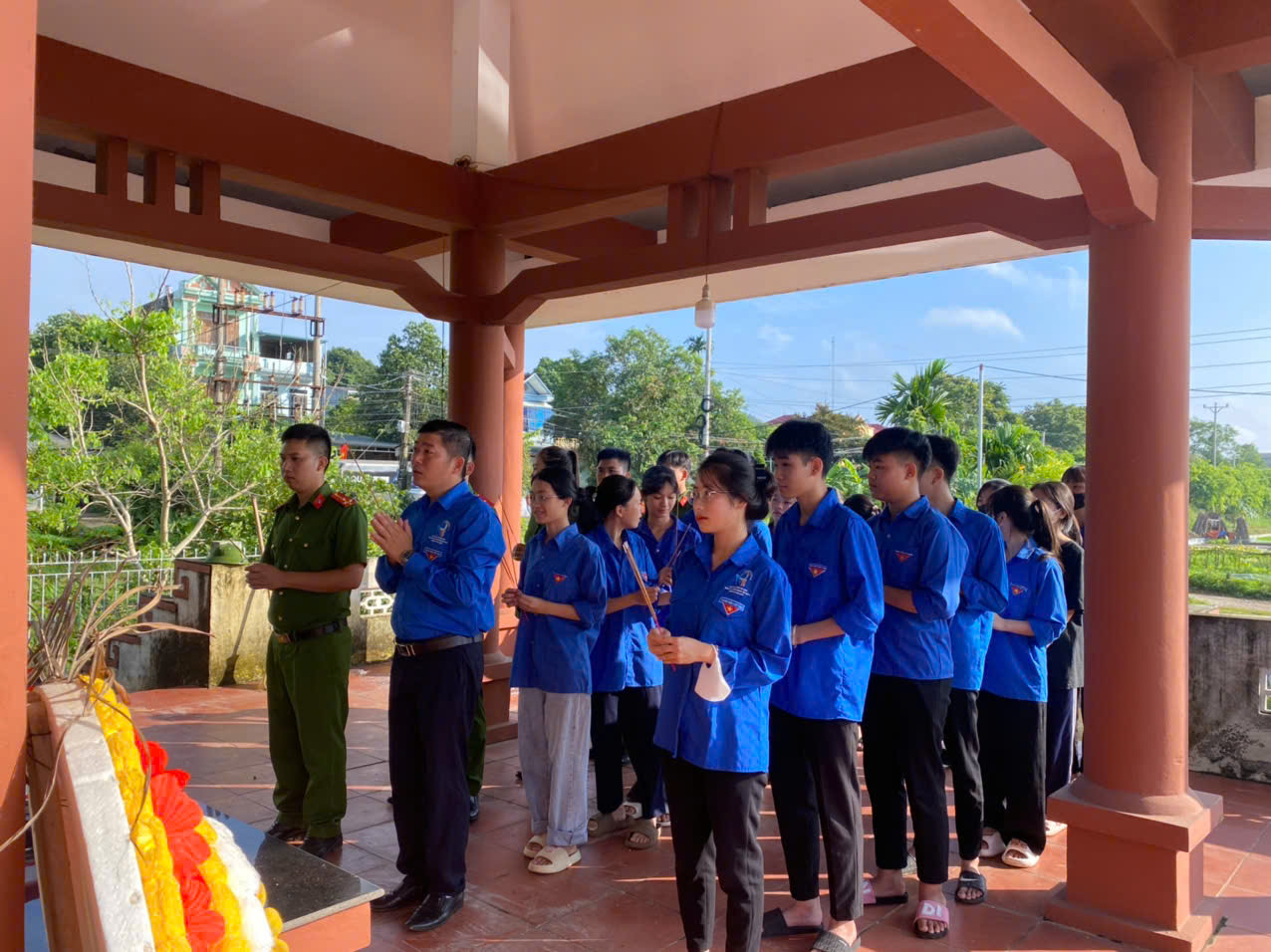 Đoàn xã, phường trực thuộc Thành đoàn đồng loạt tổ chức Lễ Thắp nến tri ân các anh hùng liệt sỹ