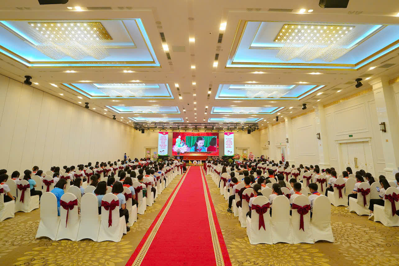 Hội Đồng Đội thành phố tổ chức chương trình thiếu nhi gặp gỡ, tiếp xúc với lãnh đạo cấp ủy, chính quyền, Hội đồng nhân dân tại địa phương